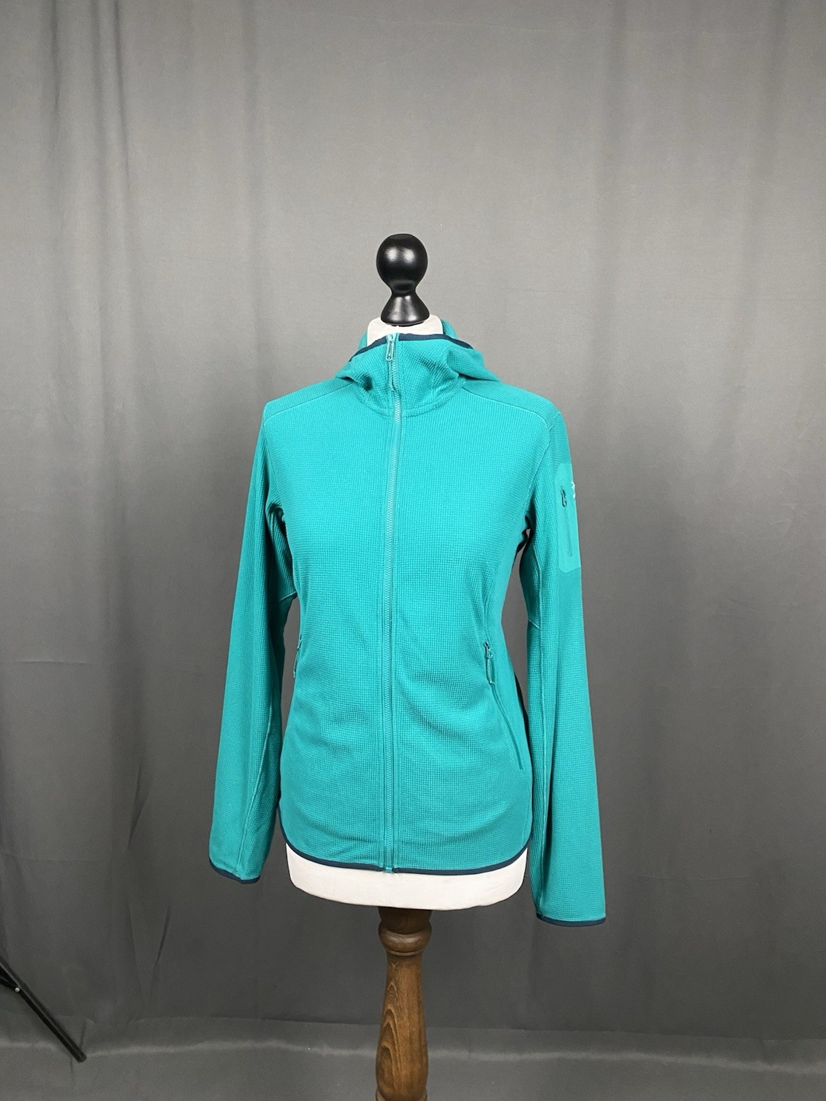 Come nuovo! Maglione Arc'Teryx Polartec blu turchese in pile con cappuccio e zip intera taglia M