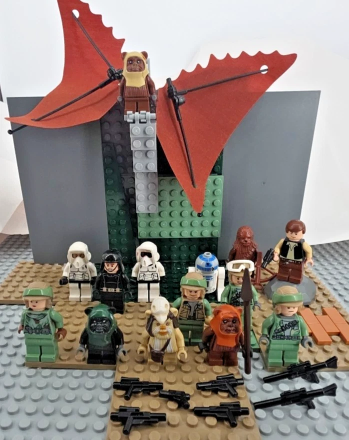 Lot of 14x LEGO Star Wars: The Battle of Endor Mini Figures + Ewok Set 8038 - Image 3 of 4