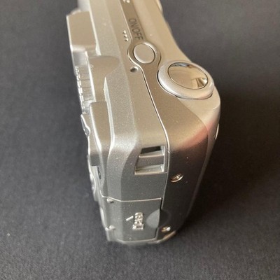 Nikon Coolpix 5600 Compact Digital Camera CCD Sensor Tested