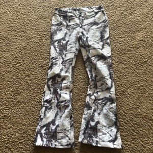 Obermeyer Printed Bond Ski Pants. Woman's Size 8 Stretch Very Nice
