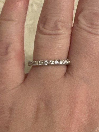 Anello a fascia impilabile mezza eternità taglio tondo tono argento misura 7 - Foto 3 di 8