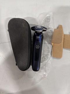 Philips Norelco Shaver 7200 Rechargeable Wet & Dry Electric Shaver NEW