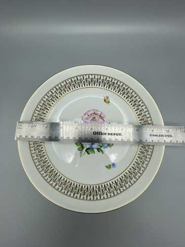 HEREND Beautiful Large Open Work PORCELAIN PLATE HAND-PAINTED FLOWERS Gold Trim - Picture 9 of 10