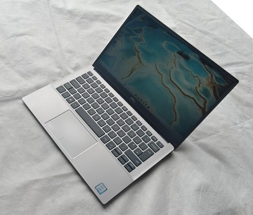 GÜNSTIGER Windows 11 Dell Latitude 3301 Laptop i5 8. Gen / 8GB / 256GB SSD / 13,3''