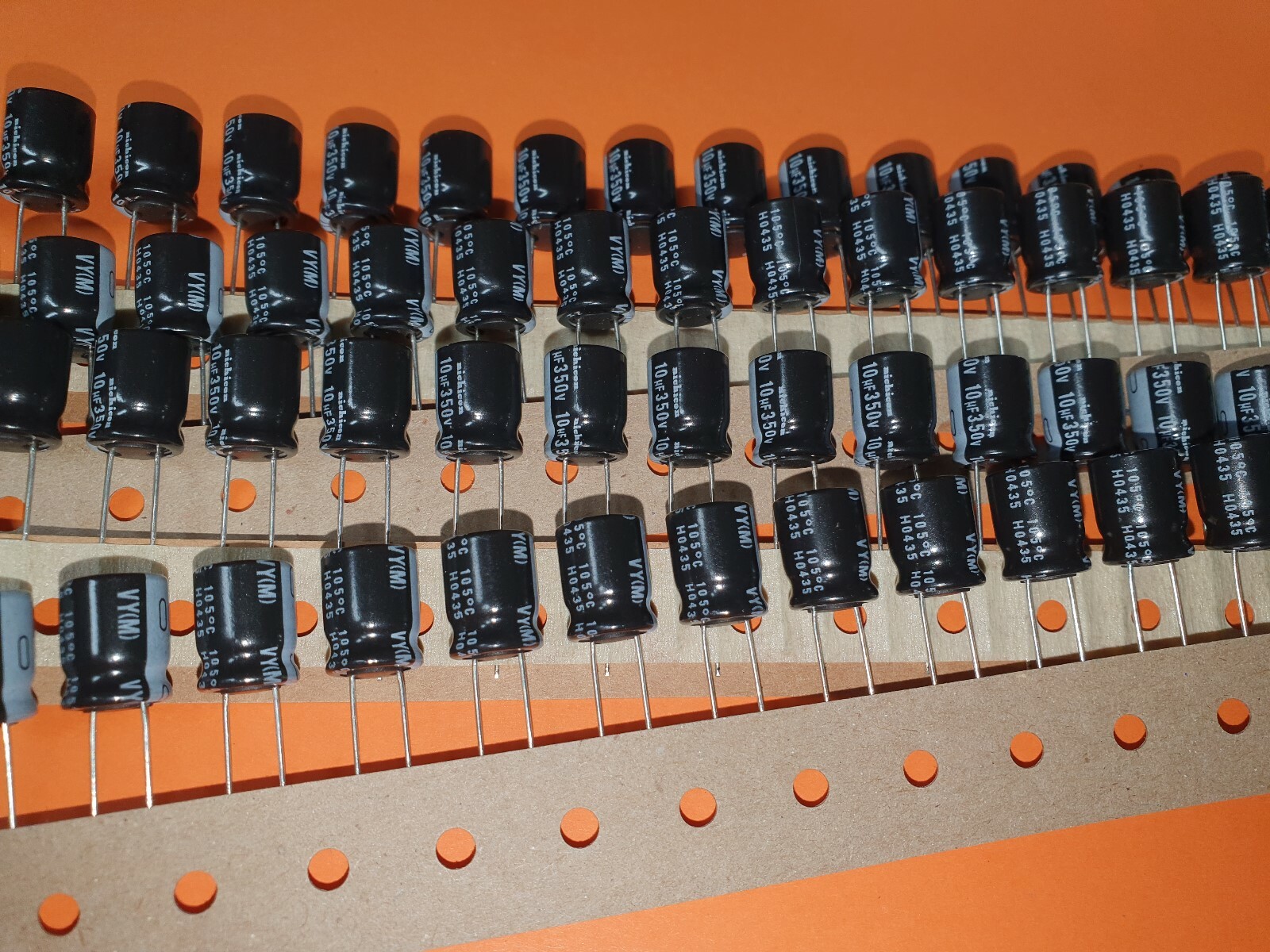 20x Condensatori Elettrolitici TEAPO 100uF 350V 105°C - 18x36mm RM7,5 - Foto 5