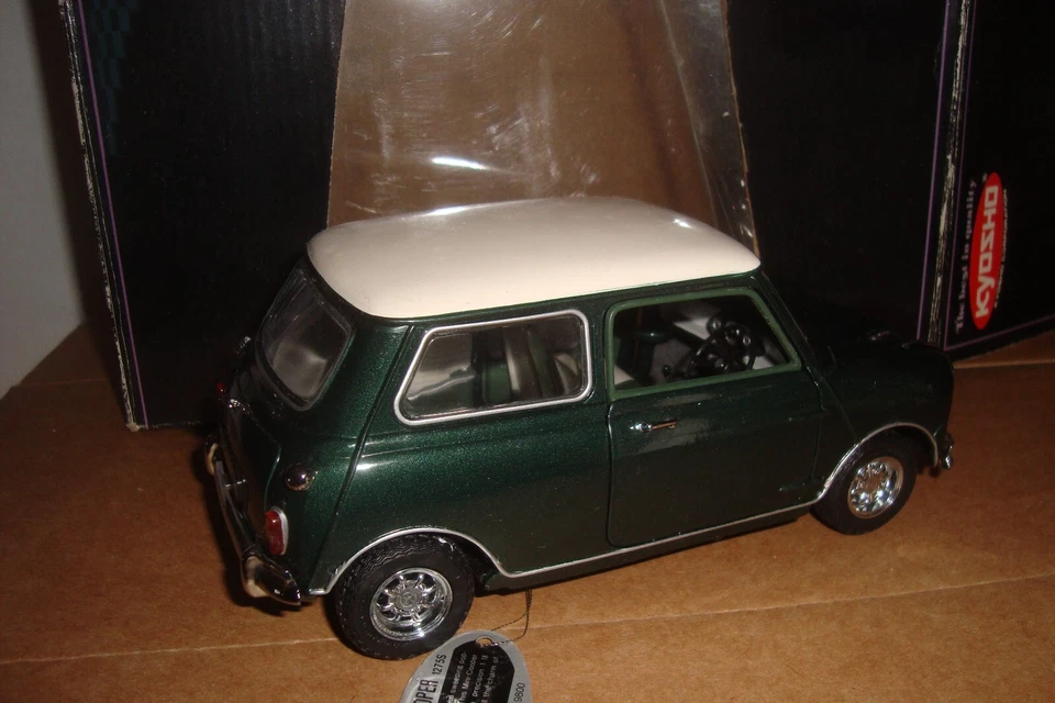 KYOSHO 1/18 Austin Mini Mk1 blanc no AUTOart Ottomobile - Photo 2/4