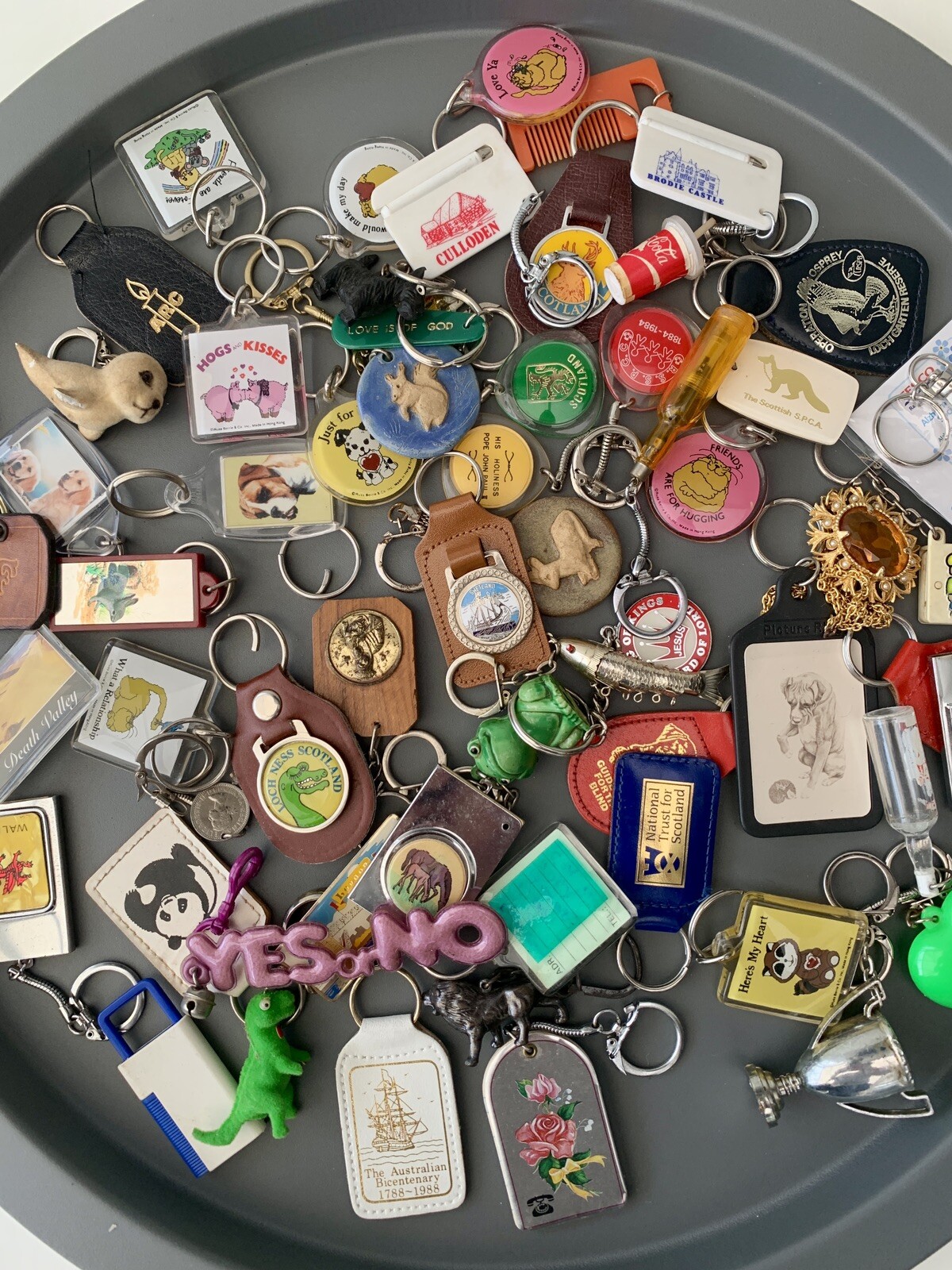 JOB LOT KEYRINGS 60 VINTAGE & MODERN ADVERTISING SOUVENIRS ANIMALS