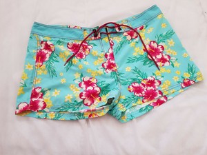 ladies shorts size 18