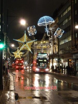 FOTO LONDON: WEIHNACHTSBELEUCHTUNG IN DER OXFORD STREET LONDONS BERÜHMTESTE EINKAUFSMÖGLICHKEITEN S