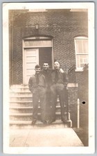 Vtg B&W Snapshot Three Men Soldiers Military Uniforms Brick Building Steps 1940s