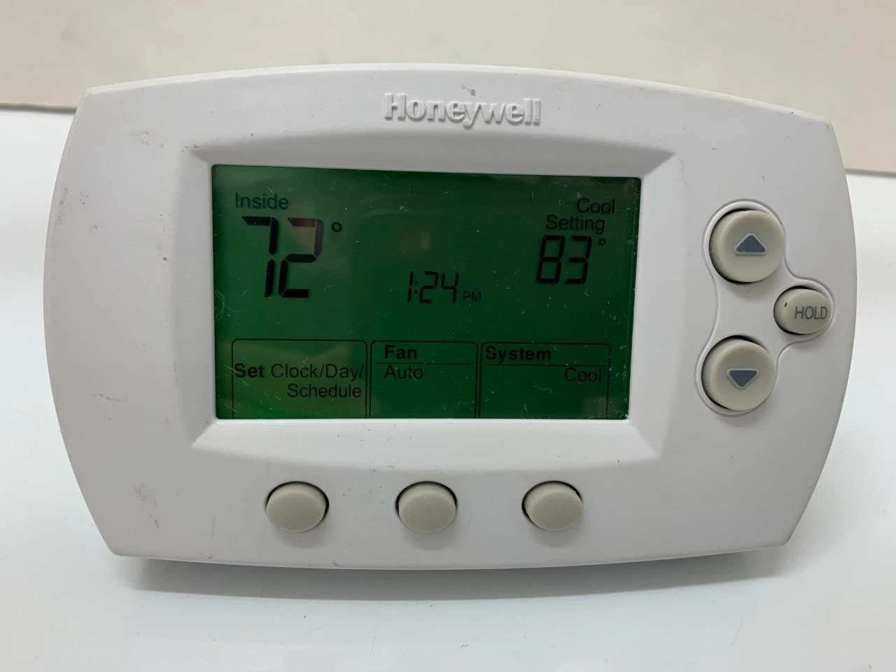 Honeywell TH6110D1021 5-1-1 Programable Thermostat FocusPRO 6000 Backlit TH6110D