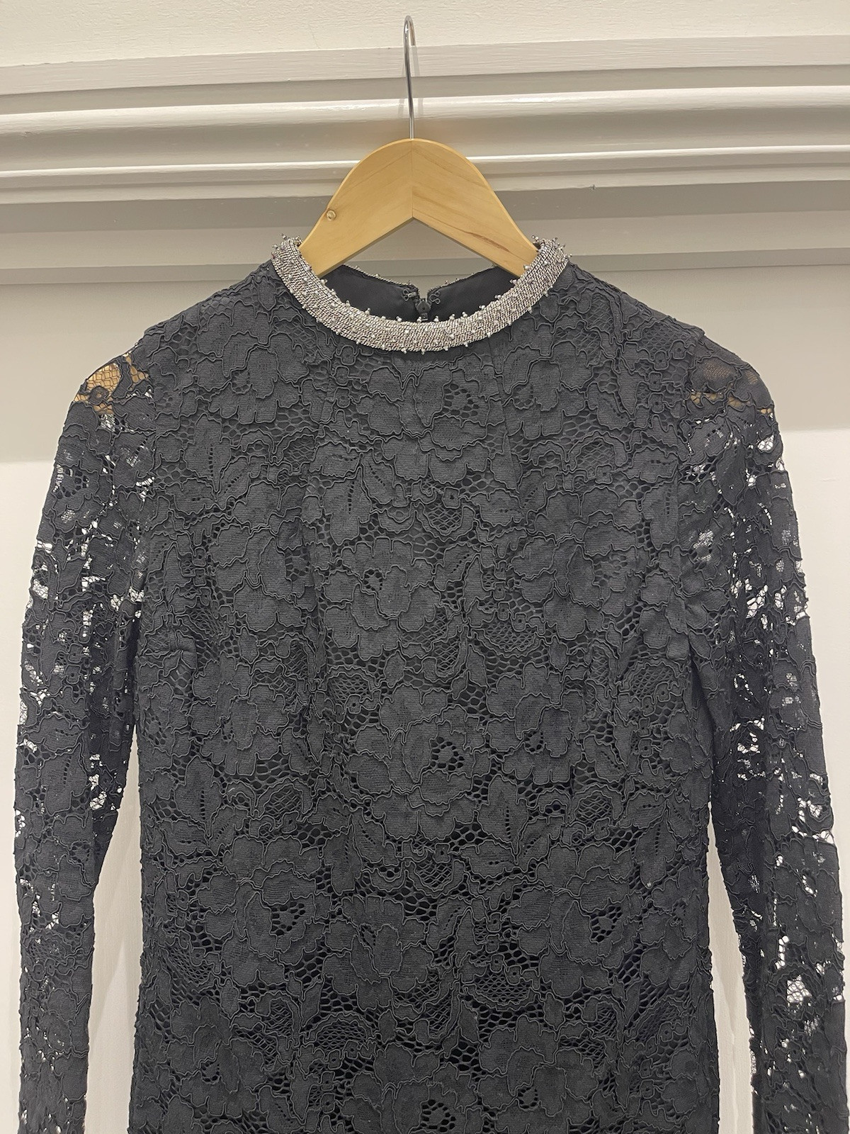 Abito Saint Laurent nero in pizzo con colletto in cristallo argento FR36