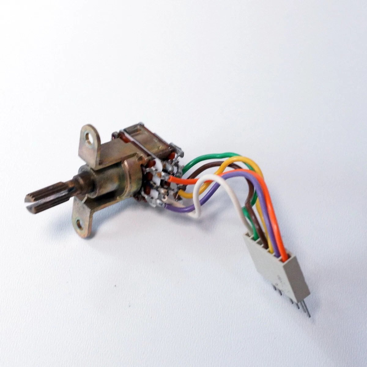 Potenciómetro regulador de equilibrio Revox B750 1.178.090.01