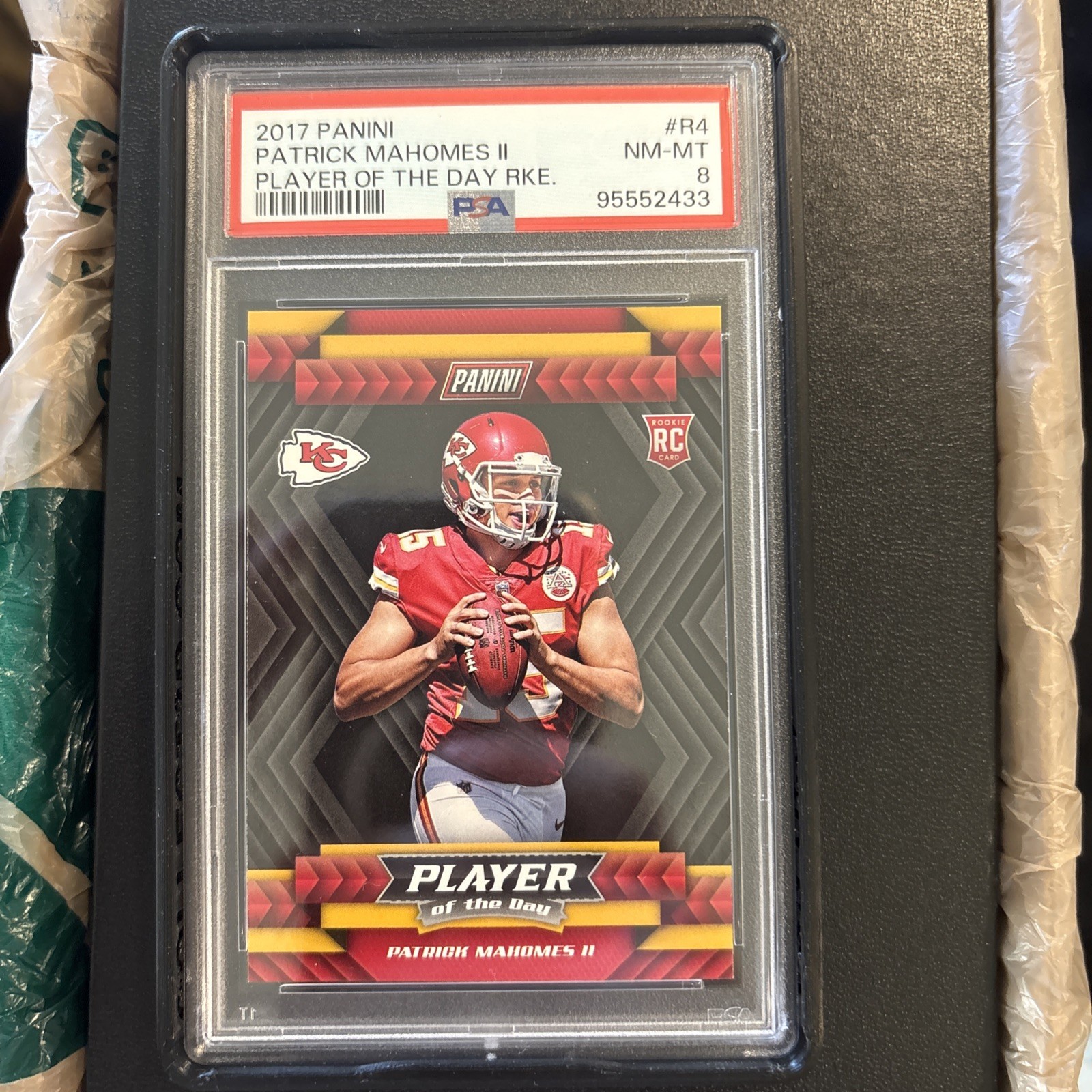 Patrick Mahomes II Rookie #R4 PSA 8 2017 Panini Player of the Day Rookie 