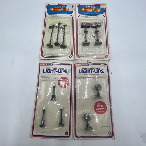 LOTE DE 4 LUCES LIFE LIKE HO - STREET 1208, SPOT 1209, POSTE 1206, EXXON 01202 | Zustand: New