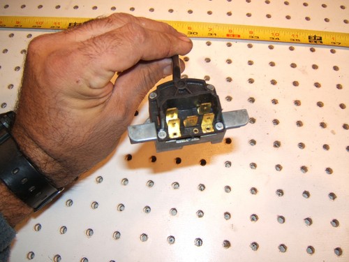 Volvo 1974 142 Coupe steering column Wash & Wipe black OE 1 Switch/ lever,295589 - Picture 12 of 12