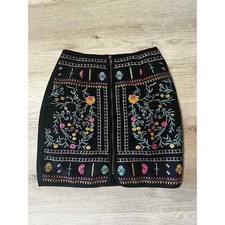 Entro Black Floral Embroidered Skirt size Small