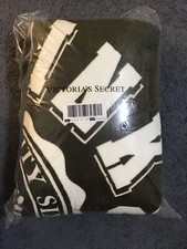 NIP VICTORIA'S SECRET PINK SHERPA BLANKET 60" X 72"