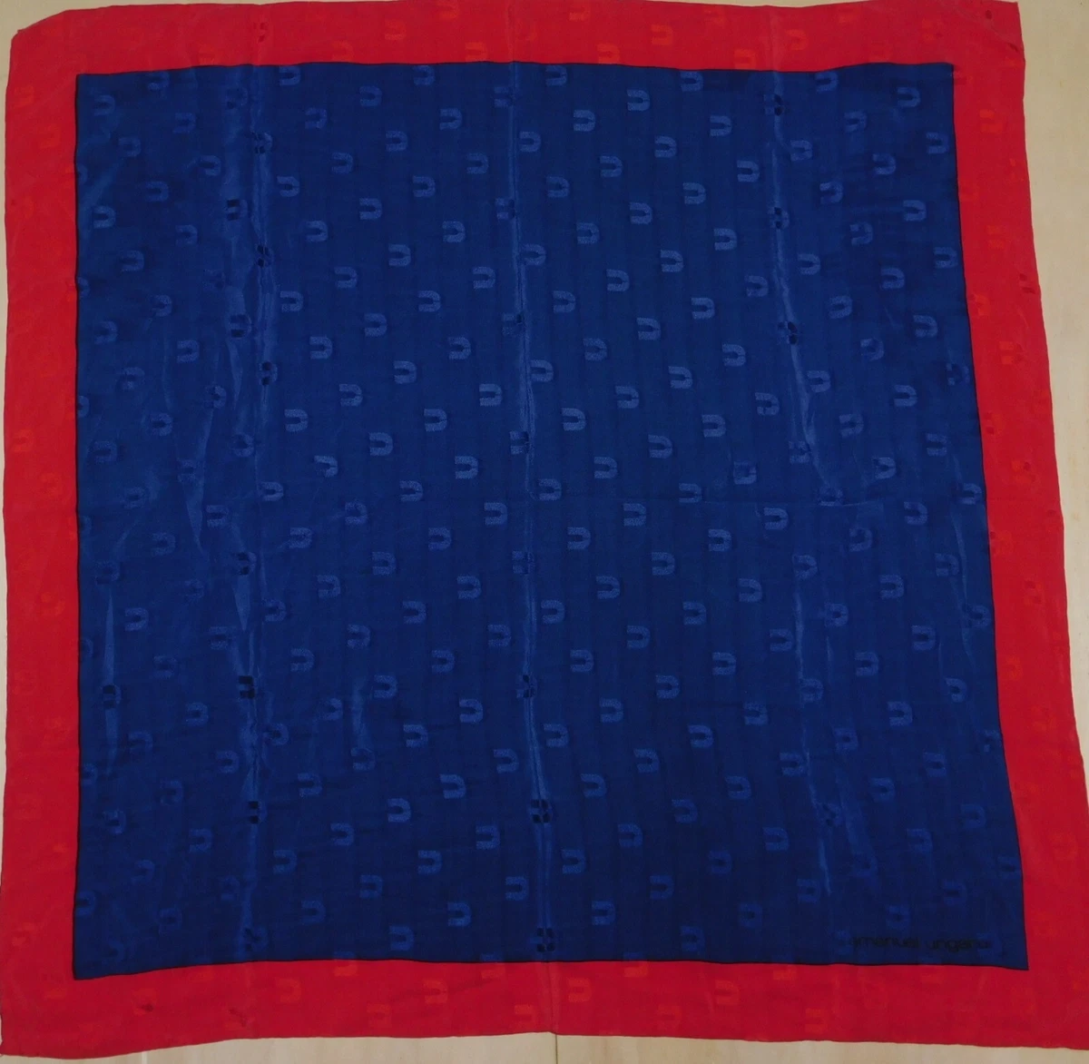 Foulard 100% Pure Silk Soie Vintage Woman Emanuel Ungaro (774) 33 1/8in x 33
