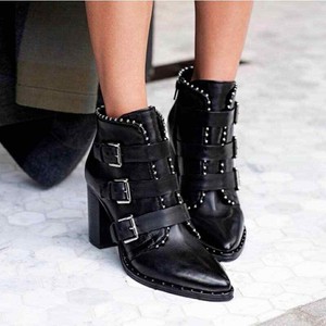 Steve Madden humilde Cuero Botas negras tachuelas astilla para mujer Talla  9 | eBay