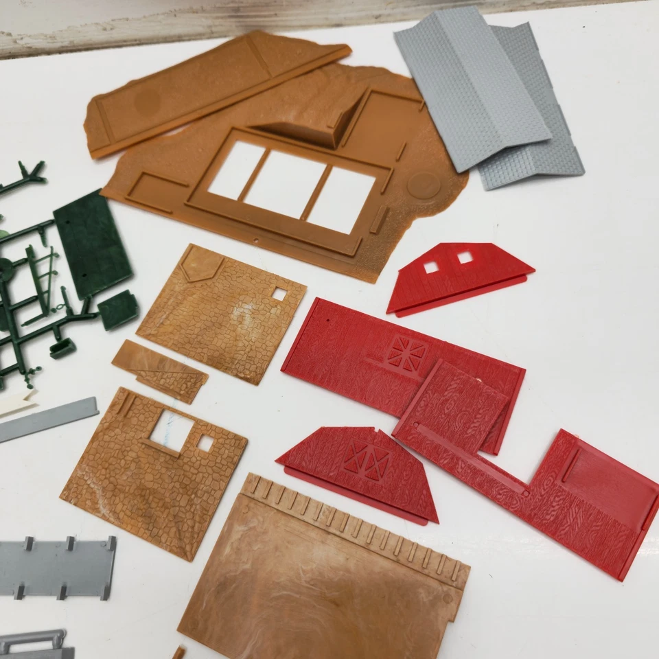 Model Power Barn Silo & Chicken Coop No. 1517 N-Scale Model Railroad Kit Vintage - Image 4 of 4