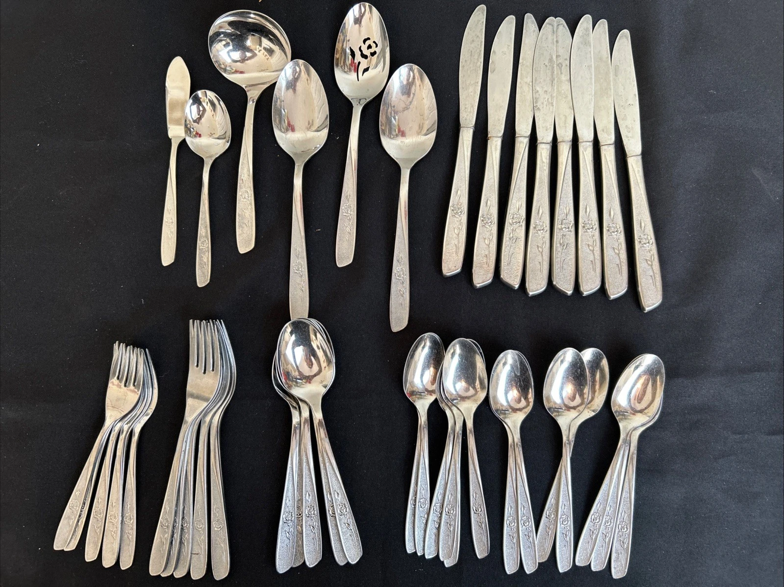 Wm. A Rogers Oneida Stainless Silverware SWEET BRIAR Flatware 43 Pc Rose Flower