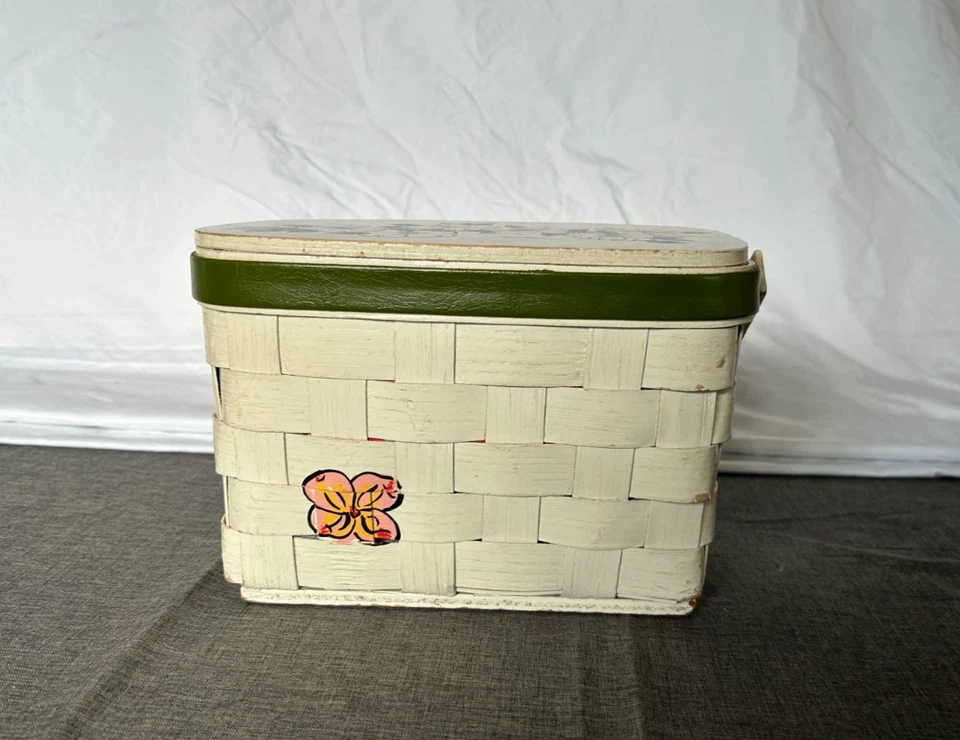 Cartera Cesta Retro Floral “La Maisonette” Boutique Vintage Caro-Nan Pintada a Mano Foto 4 de 4