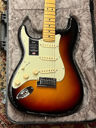 Fender American Ultra ST Type Left Hand 2022 Sunburst Electric Guitar Used