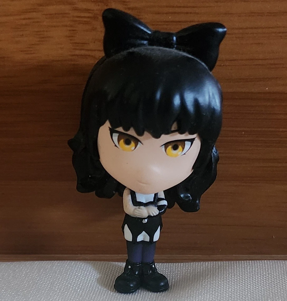 Mini figuras de vinilo de RWBY- Ruby Rose, Yang Xiao Long y Blake Belladonna Foto 3 de 4