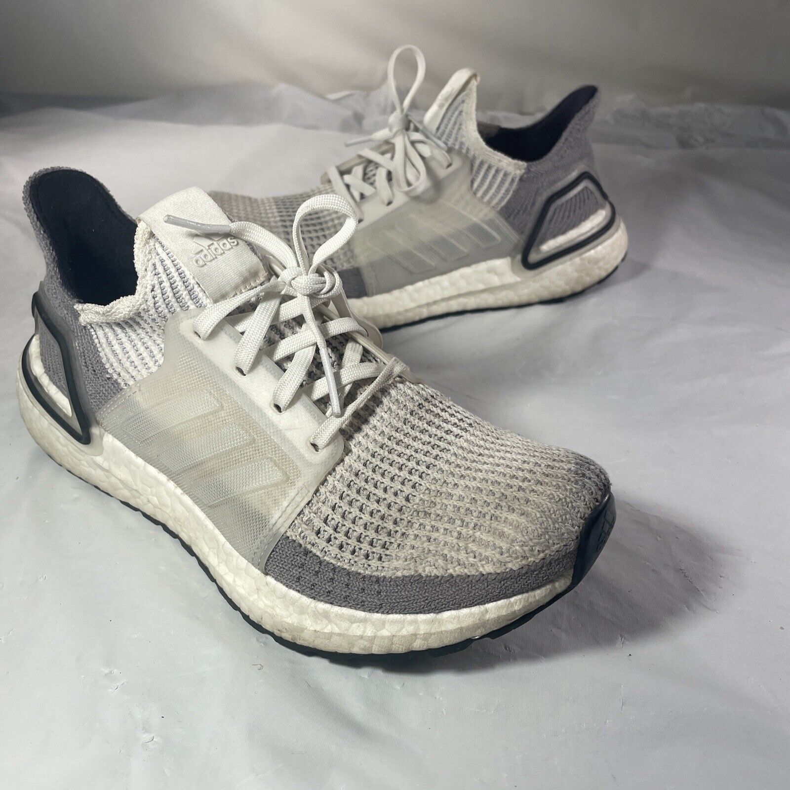 Adidas Womens 19 B75880 White Grey Running Sneakers Size 7 |