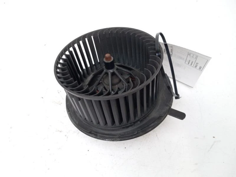 2009 VOLKSWAGEN TIGUAN ДВИГАТЕЛЬ ВЕНТИЛЯТОРА - Изображение 2 из 4