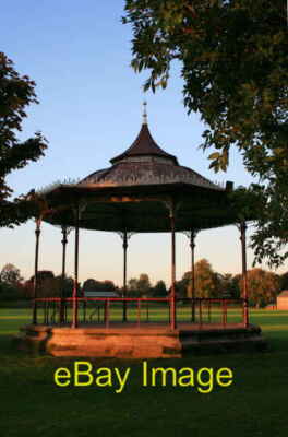 Foto 6x4 The West Park Bandstand Long Eaton In der untergehenden Sonne. c2008