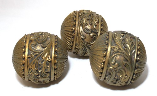 Decorative Spheres Metallic Gold Orbs Resin Balls Set 3 - Picture 3 of 4