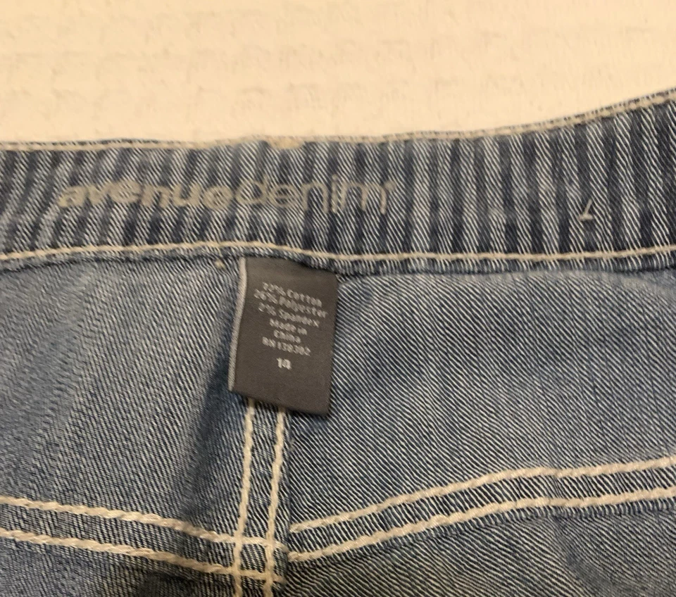 Pantalones Cortos Vaqueros AVENUE Denim, Mujer Talla 14 Adornos En Bolsillo Trasero Foto 3 de 4