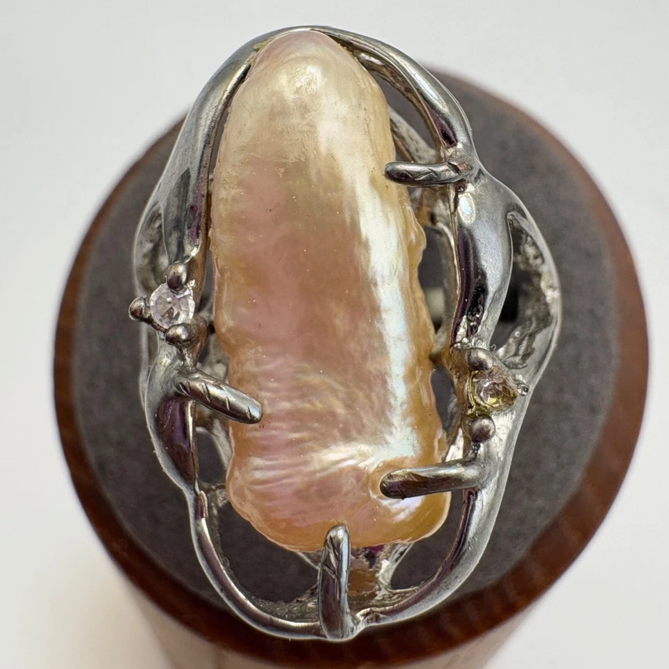 Juego de puntas de perlas sintéticas enchapadas en plata hombros divididos anillo llamativo talla 9 Foto 2 de 4