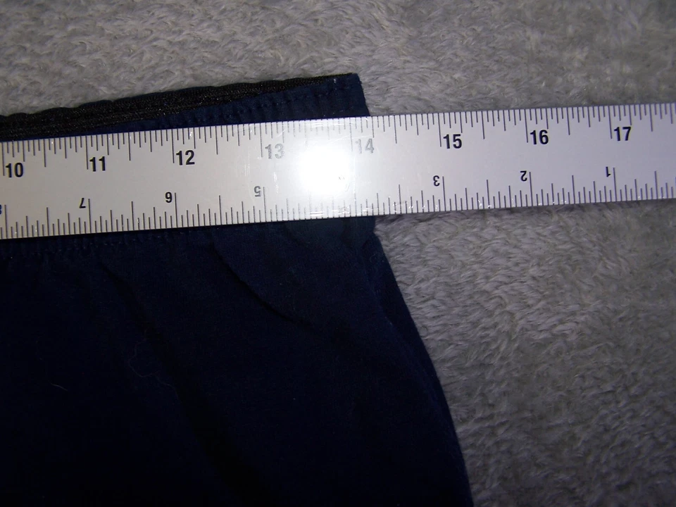 Fruit of the Loom Shorts Men's Size Medium 28X6 Black Pre-Owned - Image 2 of 4