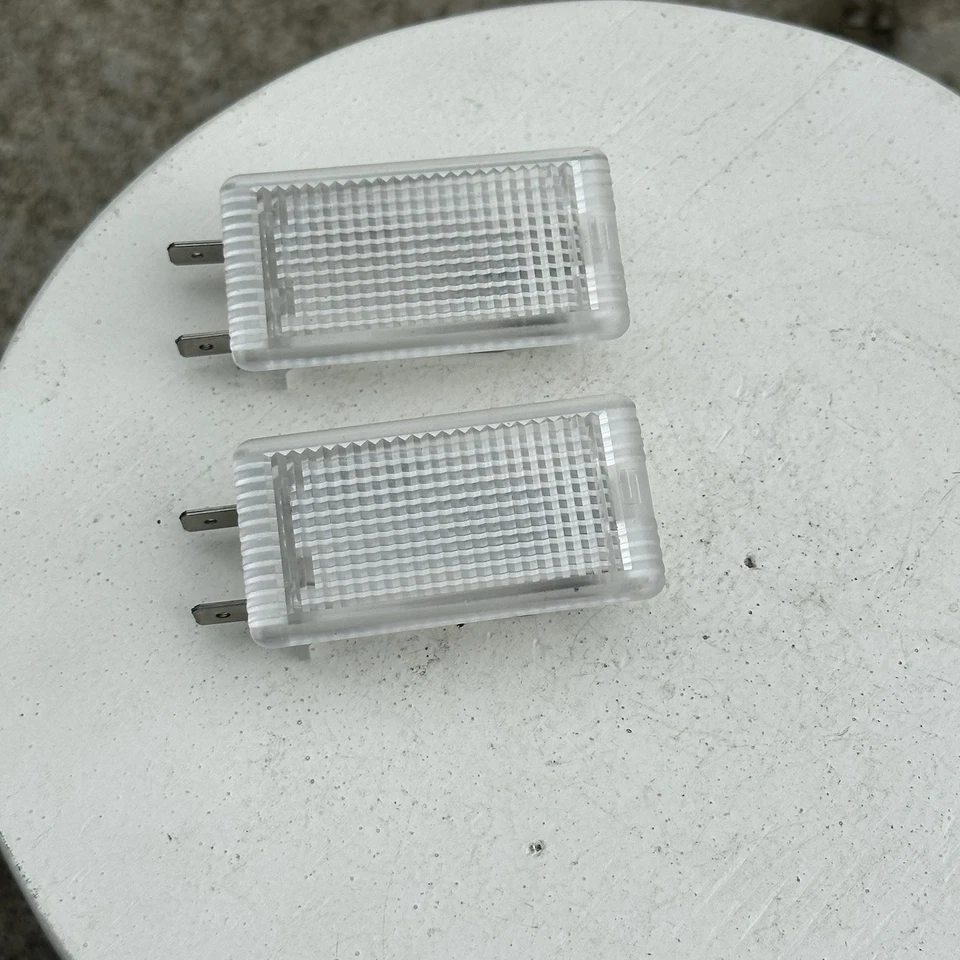 2-Nuevas lámparas de cortesía genuinas OEM GM Chevrolet puerta techo con bombilla 12787007 Foto 4 de 4