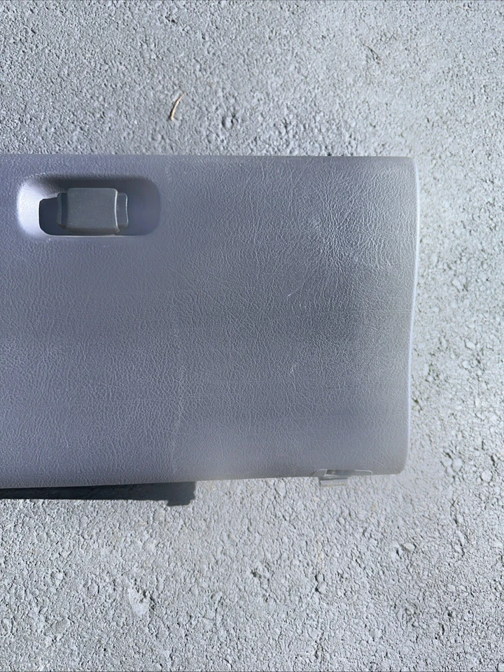 🔥94-97 Dodge RAM Dash GLOVE BOX Storage Compartment Door Assembly LT GRAY G20 - Image 3 of 4