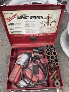 Milwaukee 9066 Impact Wrench 1/2in 2400rpm 120v-ac