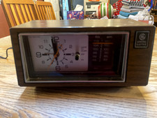 Vintage General Electric GE Am FM Clock Radio Model 7-4550a With Alarm