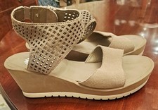 Yellow Box Sz 7.5 Wedge Sandals Women's Becker Beige Suede Ankle Strap Zipper