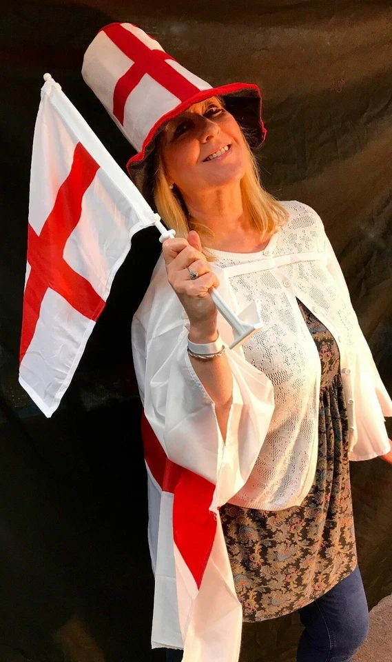Euro 2025 - England Supporter Pack - Wearable Flag, Top Hat & Fabric Flag - Image 3 of 4