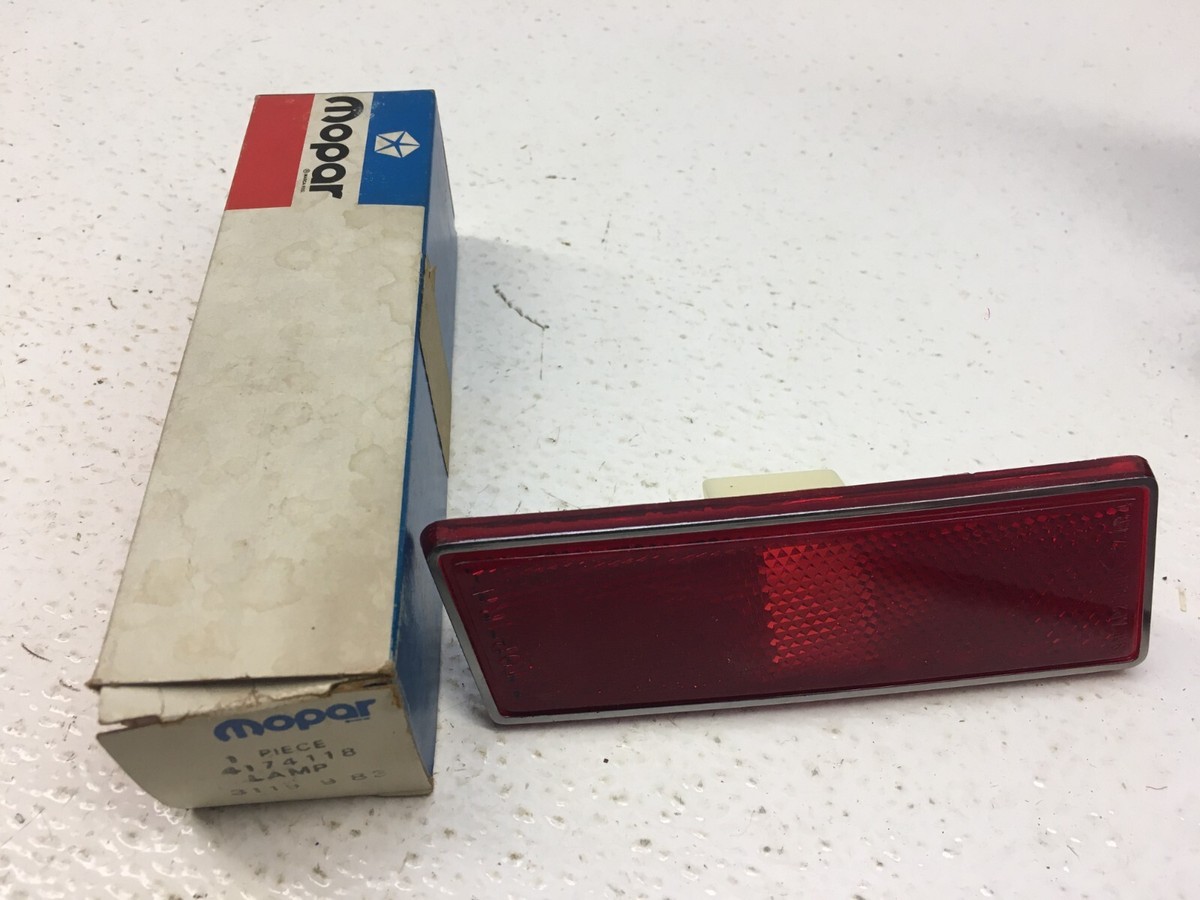 隆 arisライト Mopar NOS 1981-1984 Reliant Aries RH Side Marker Lamp Lens
