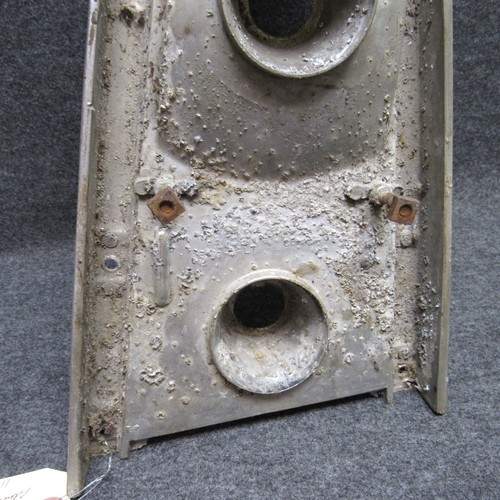 1957 Windsor New Yorker LH Drivers Tail Light Lamp Housing 1689919 OEM 68973 - Picture 9 of 9