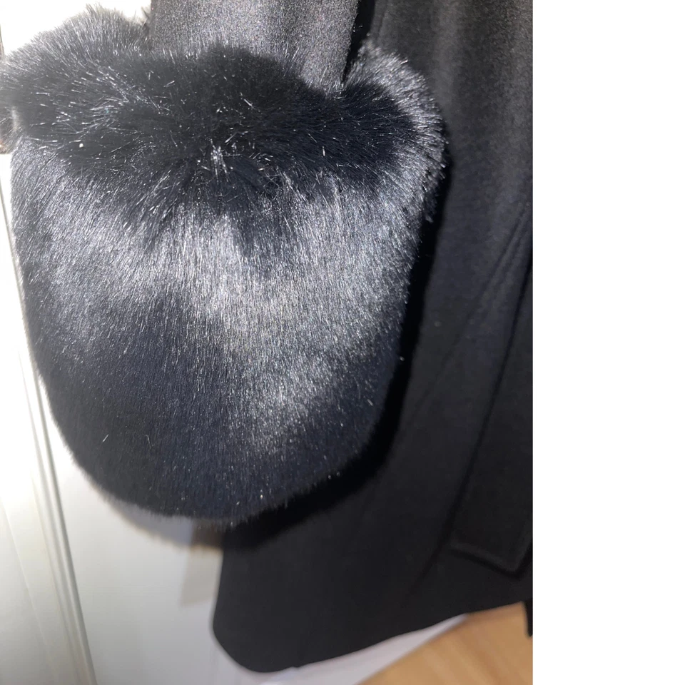 Abrigo French Connection Mezcla Lana Cuello y Puños de Piel Sintética Negro Talla S Nuevo sin Etiquetas $400 Foto 3 de 4