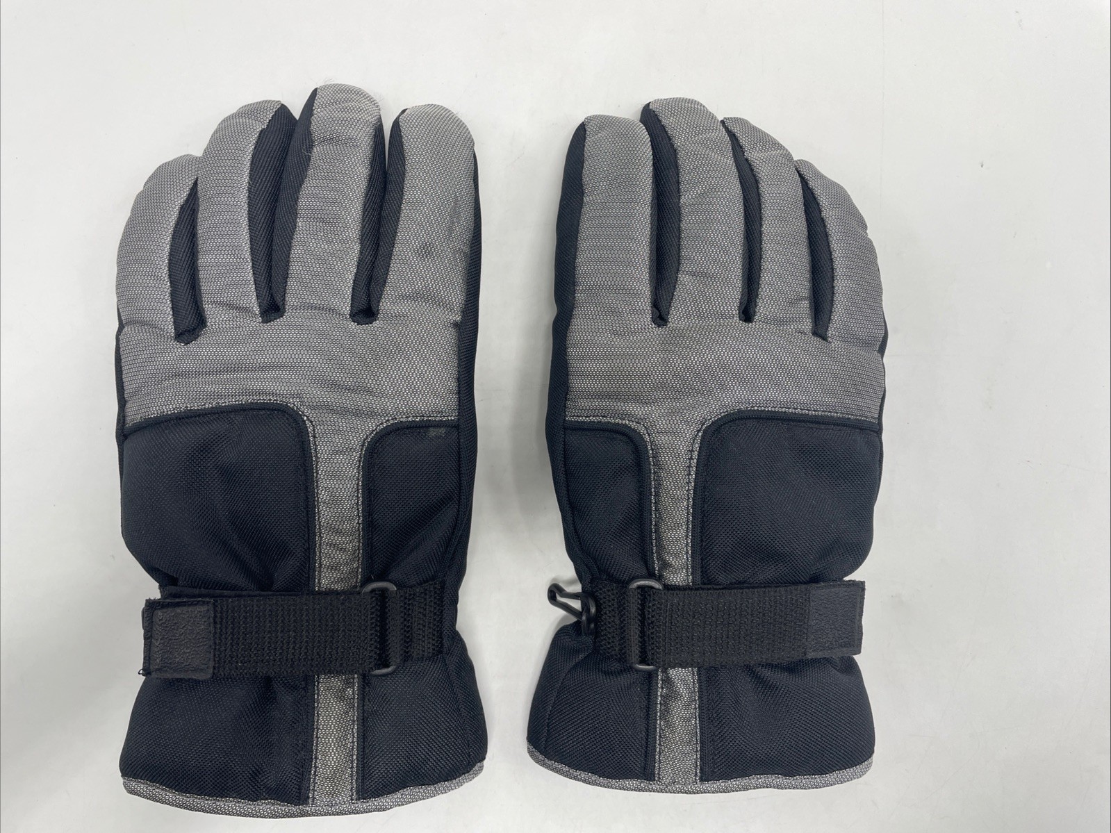 GAP Winter Gloves Medium Silver Black Polyester N… - image 1