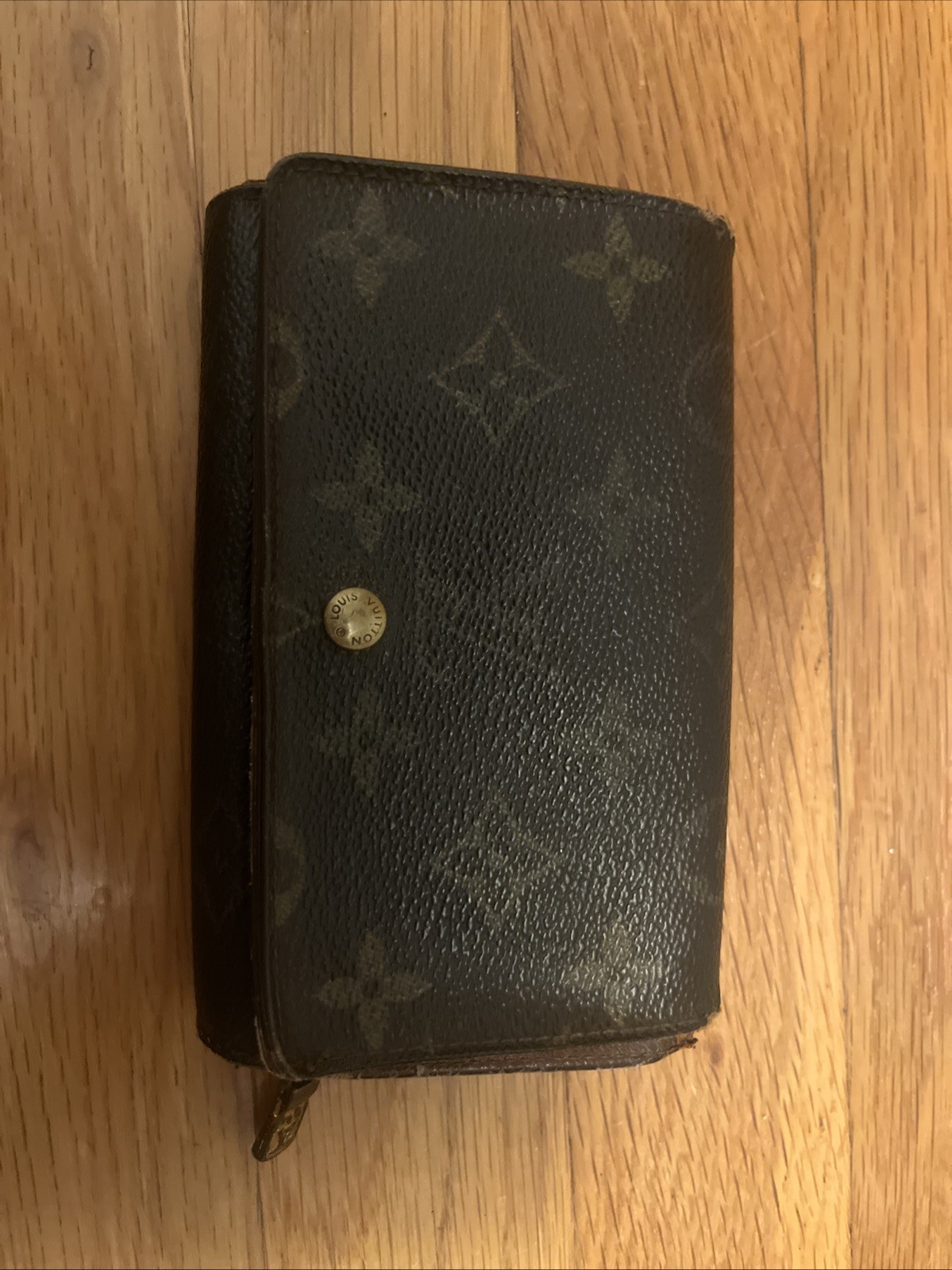 Louis Vuitton Clémence Monogram Women's Wallet - Fuchsia