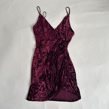 Forever 21 burgundy crushed velvet mini dress M babydoll bodycon burnt Coquette