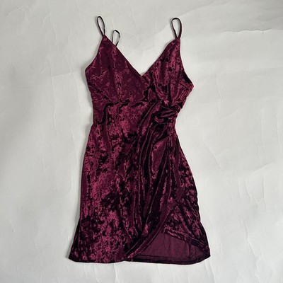 Forever 21 burgundy crushed velvet mini dress M babydoll bodycon burnt Coquette