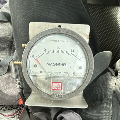 #ad Magnehelic 2000 Air Pressure Gauge 15 PSIG 4quot; Face Back Mount 1 8quot; Connection $120.00